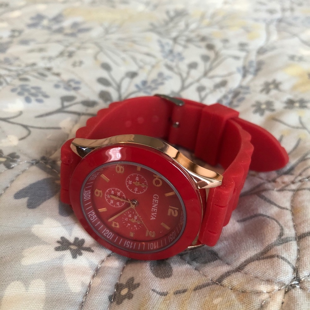Geneva Red Watch - Picture 2 of 3